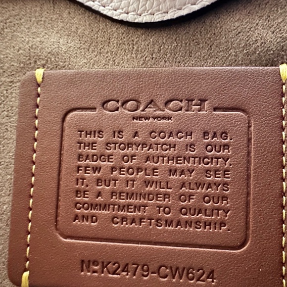 Coach - Willow Soft Bucket Bag in Blush - Picture 11 of 12